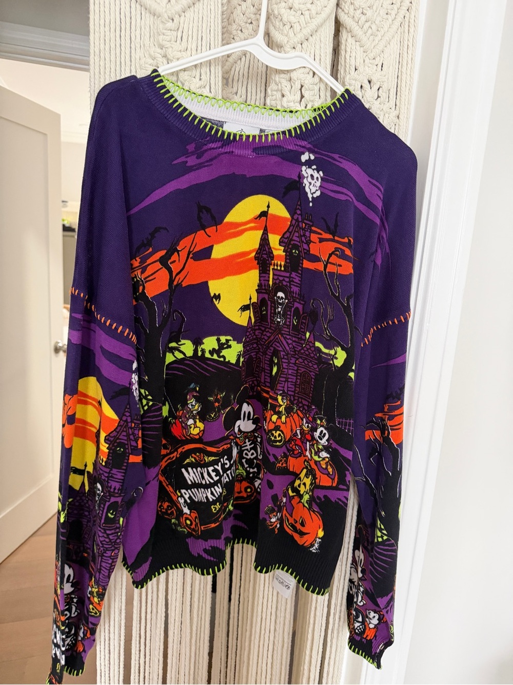NWOT Disney Halloween Mickeys pumping patch sweater - L